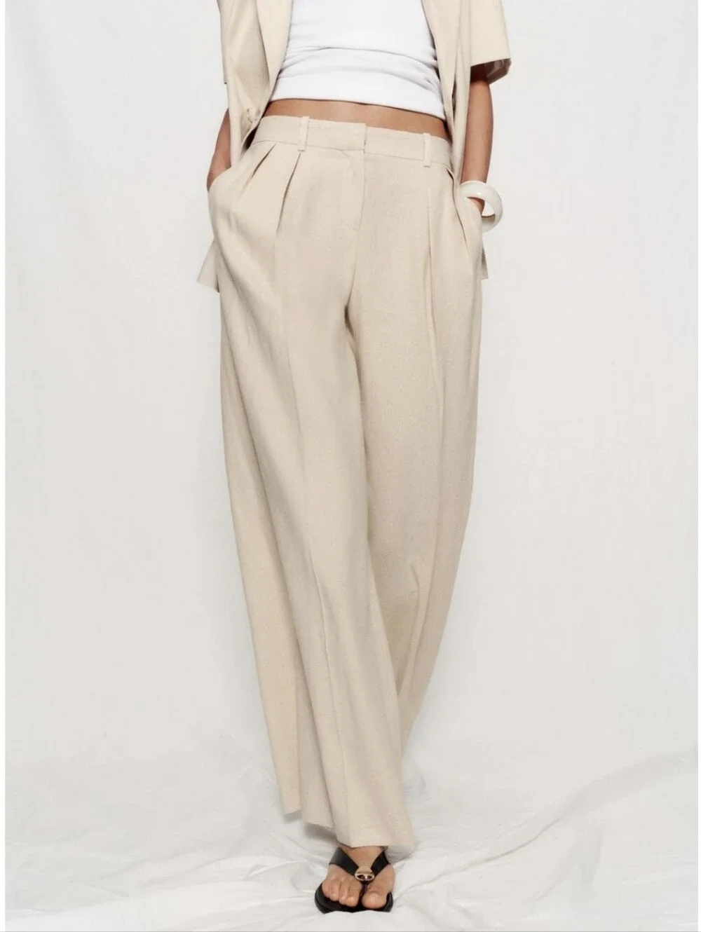 Size S linen trousers. Zara